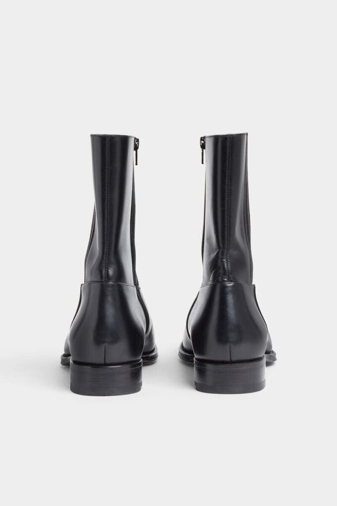 D2 Classic Flat Ankle Boot