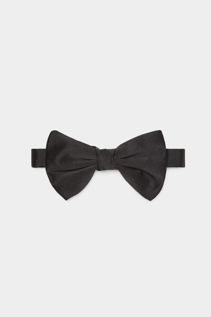 D2 Classic Ready-Tied Bow Tie