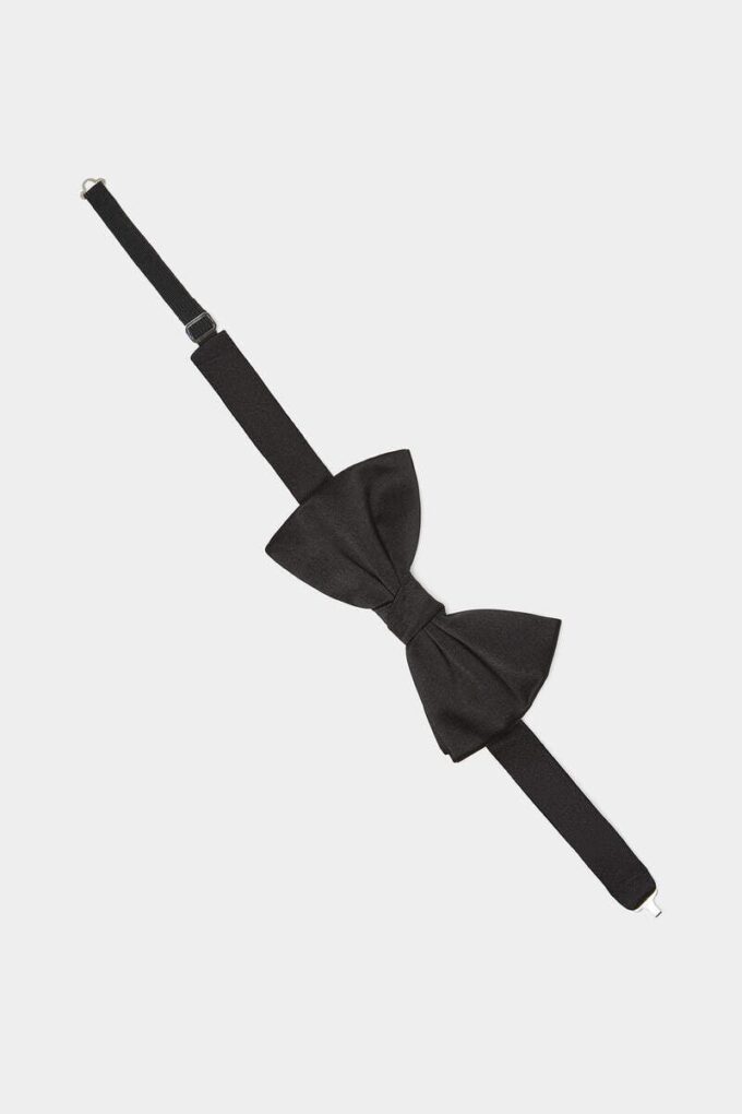 D2 Classic Ready-Tied Bow Tie