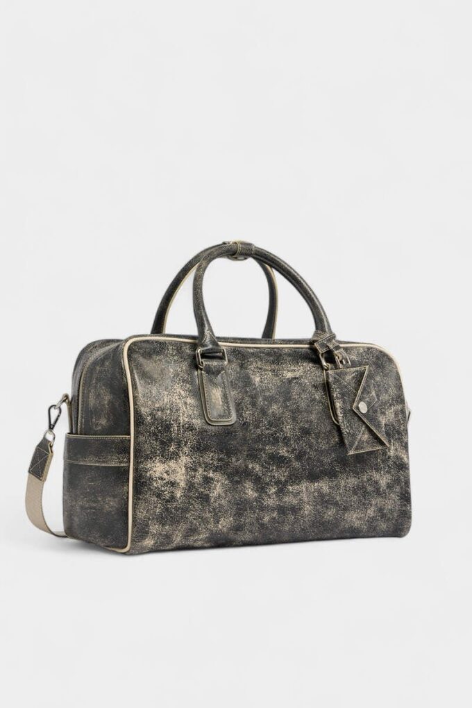 D2 Craked Leather Duffle