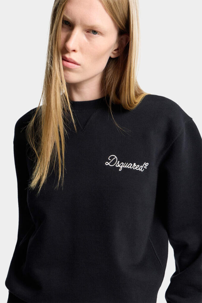 D2 Signature Just Right Fit Crewneck