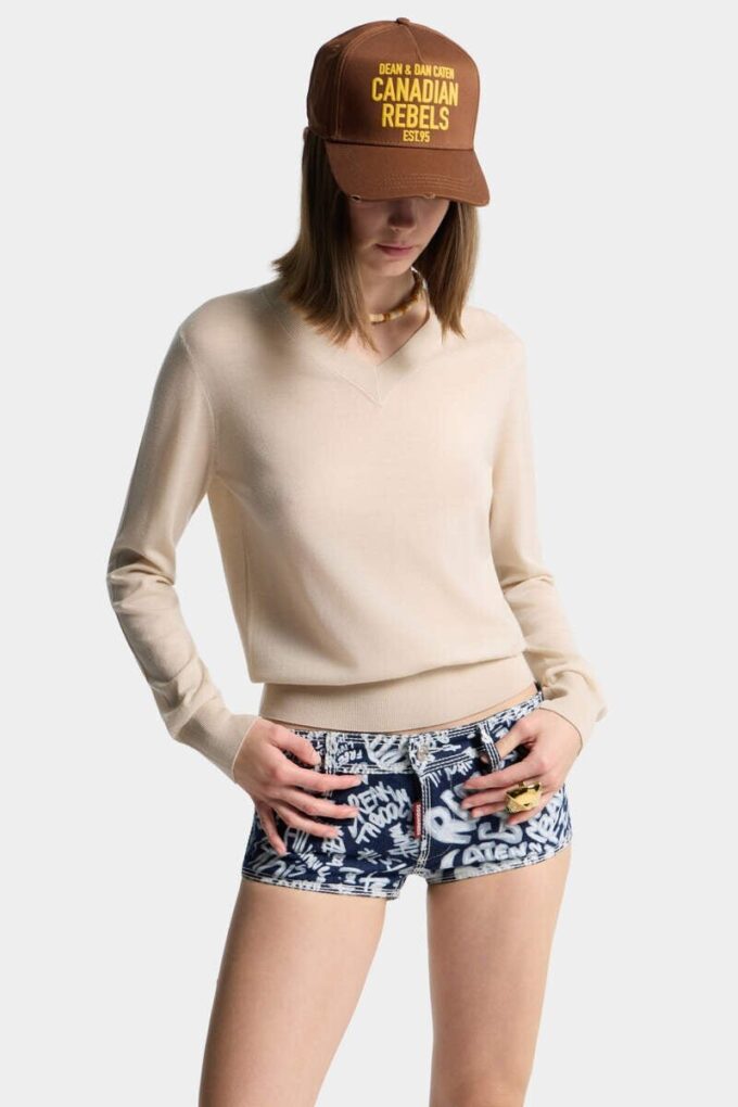 D2 Upside Down V Neck Pullover