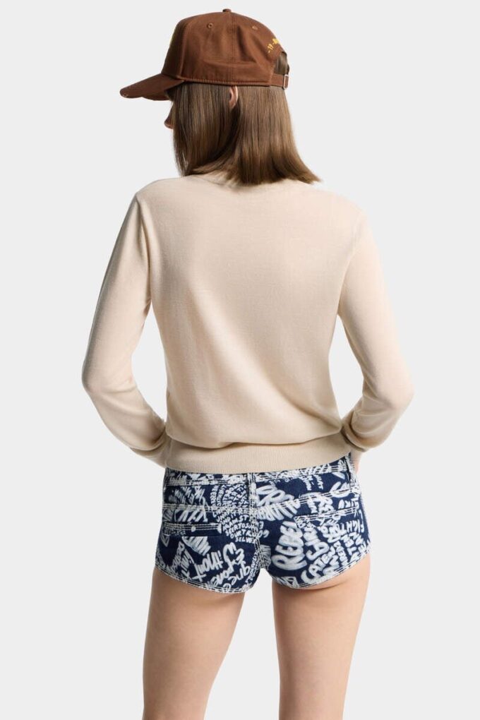 D2 Upside Down V Neck Pullover