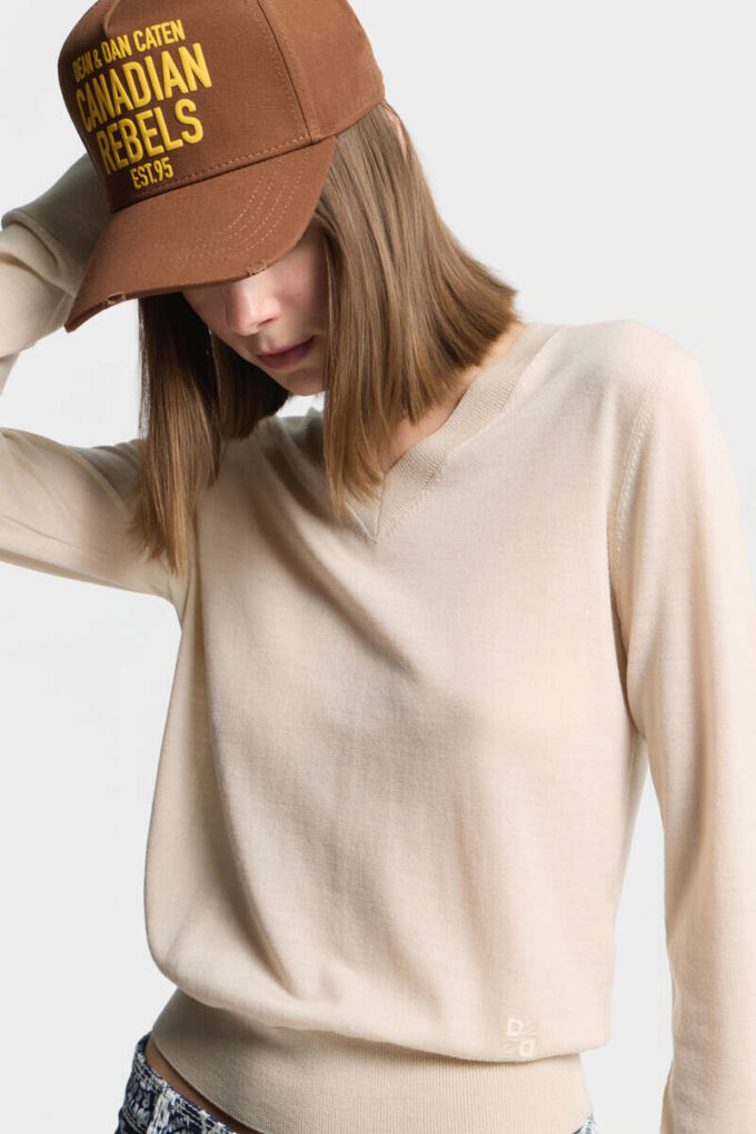 D2 Upside Down V Neck Pullover