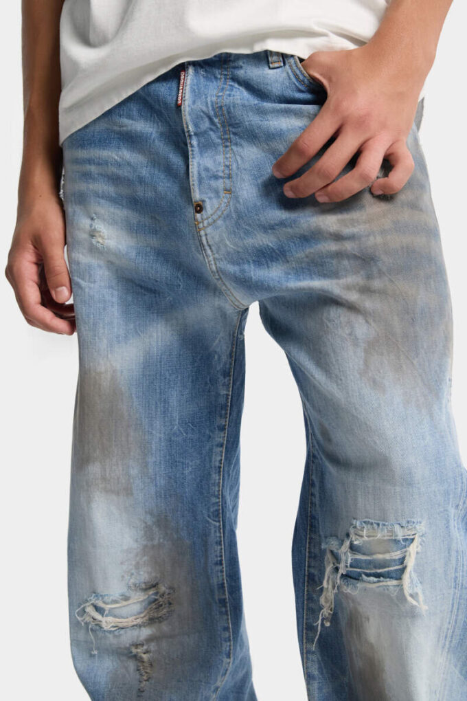 Light Dirty Wash Loose Twist Jeans